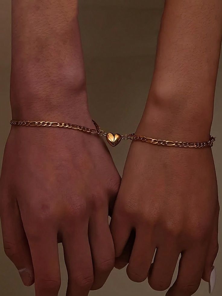 Heart Charm Mwagenetic Bracelets