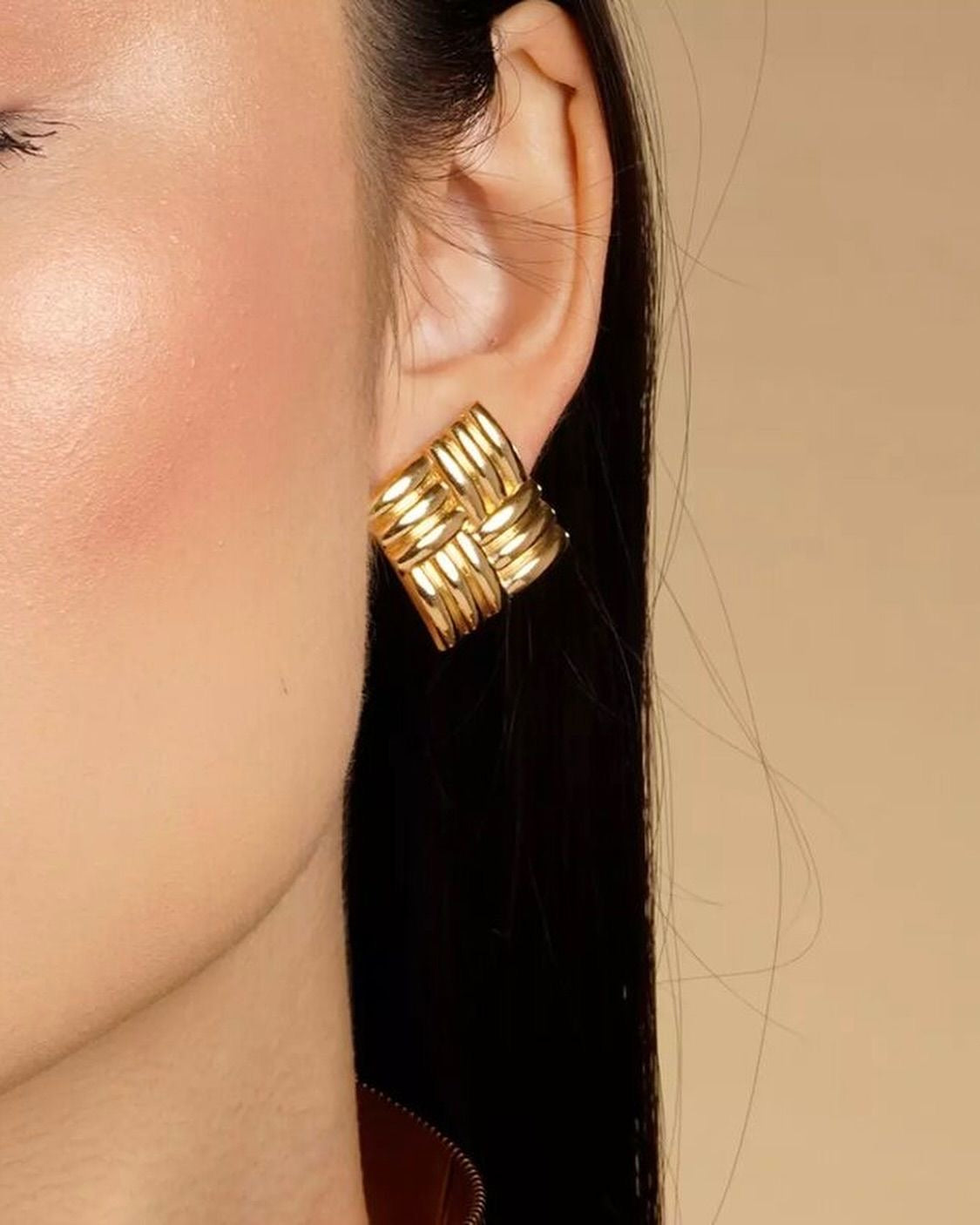 Hoop earrings collection
