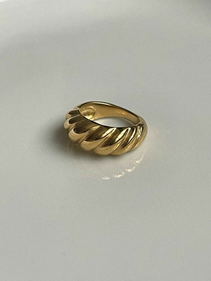 Croissant Ring