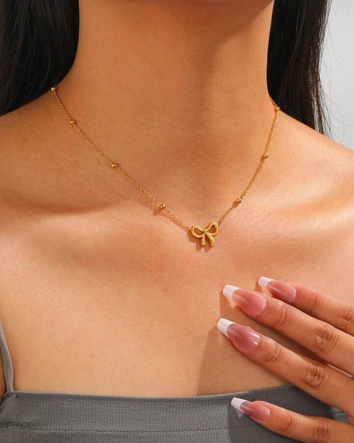 Bow Necklase