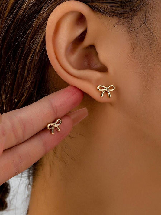 Chi- bow stud earring