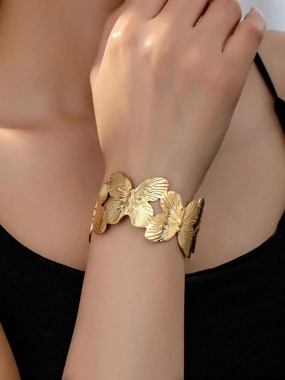 Butterfly handcuff